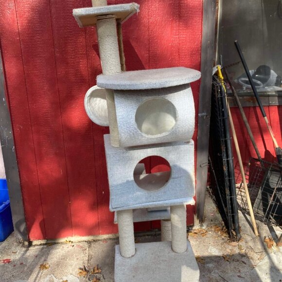 New Cat Condos 69 in. Deluxe Cat Play Loft cat tree - Picture 2 of 2